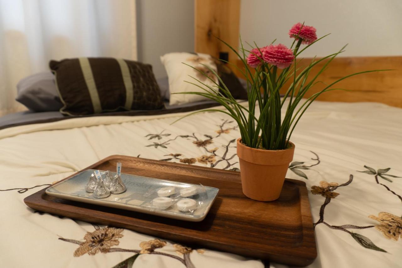Trinity Escapes - Two Bedroom Two Bathroom Full Apartment Near Airport แองเคอเรจ ภายนอก รูปภาพ